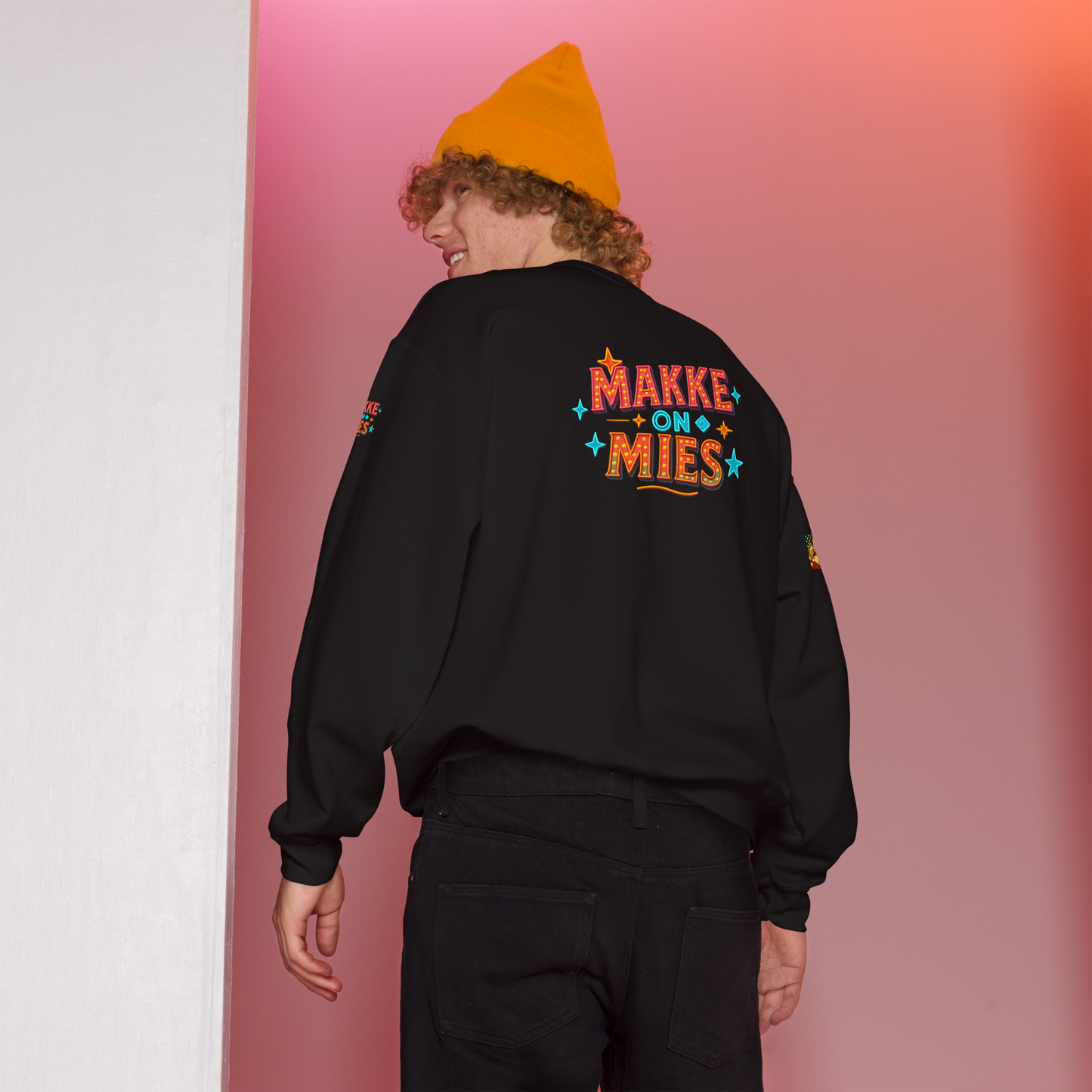 Makke On Mies -collegepaita