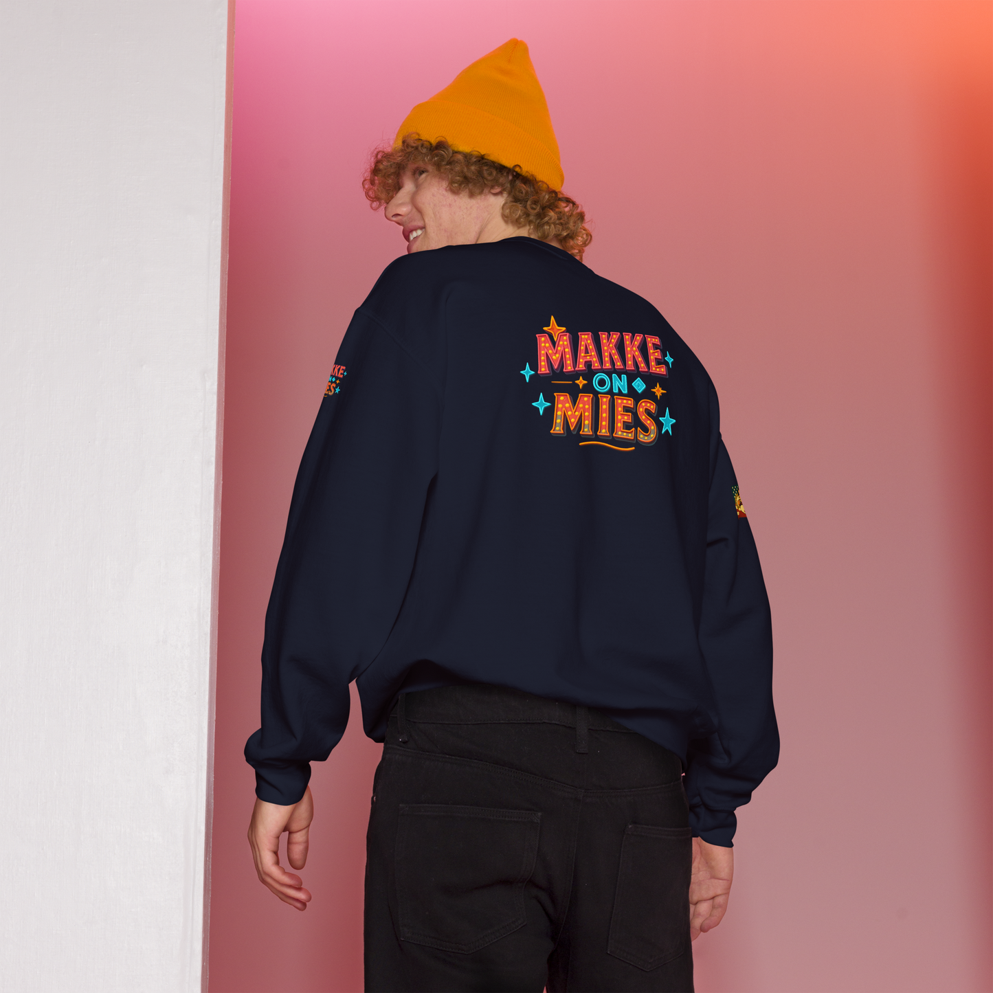 Makke On Mies -collegepaita